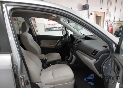 2015 Subaru Forester 2.5I Premium z USA, uszkodzony, nr VIN JF2SJADC1FH839652